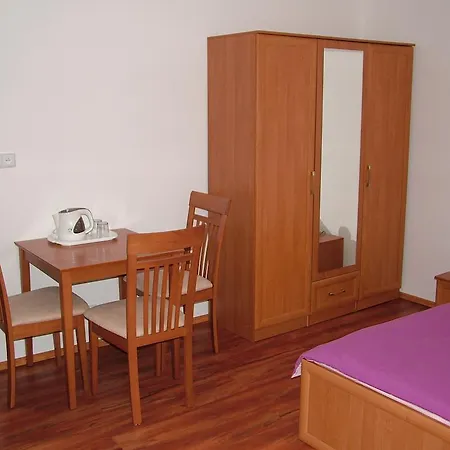 Πανσιόν Rafael 3*